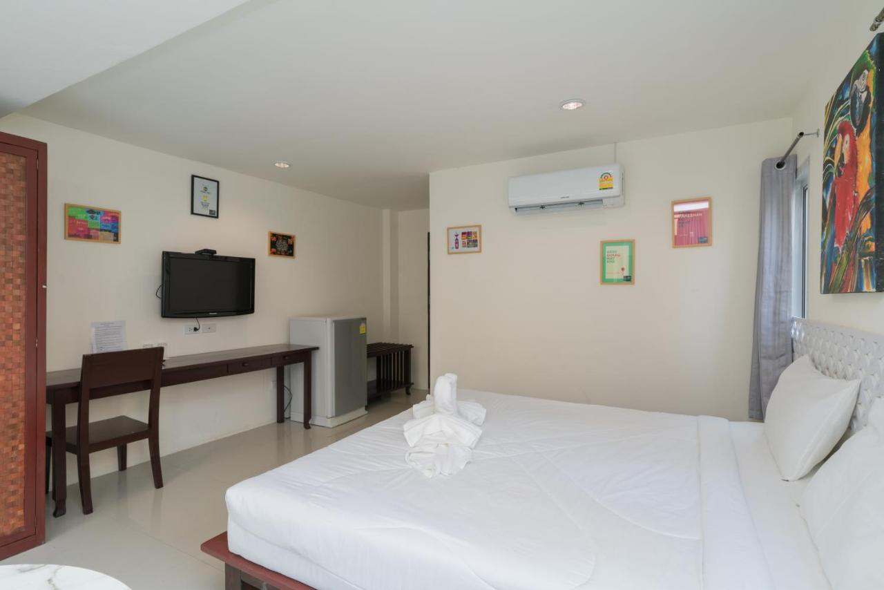 Hangover Inn Phuket Exterior foto